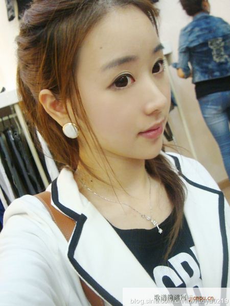 《一拍即合》词：张志鹏 曲：巍巍简谱